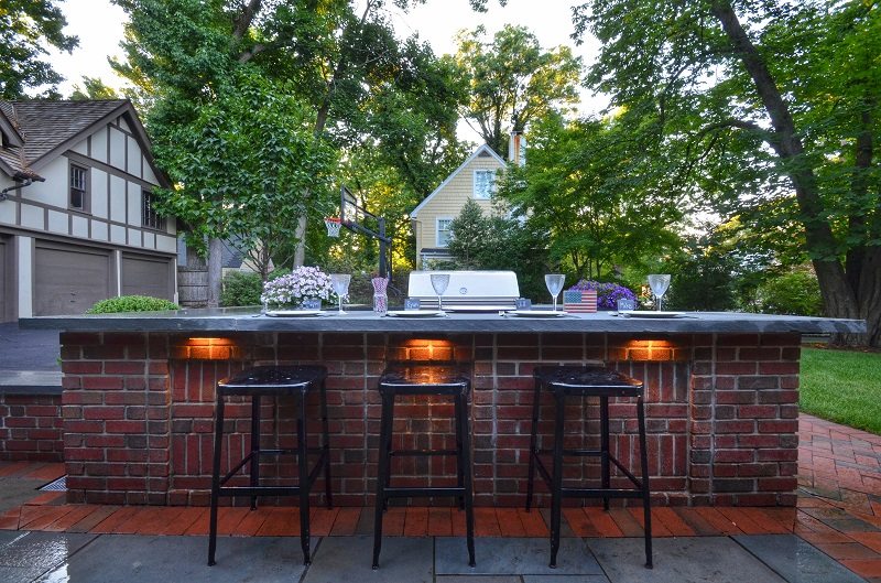 outdoor kitchen bar