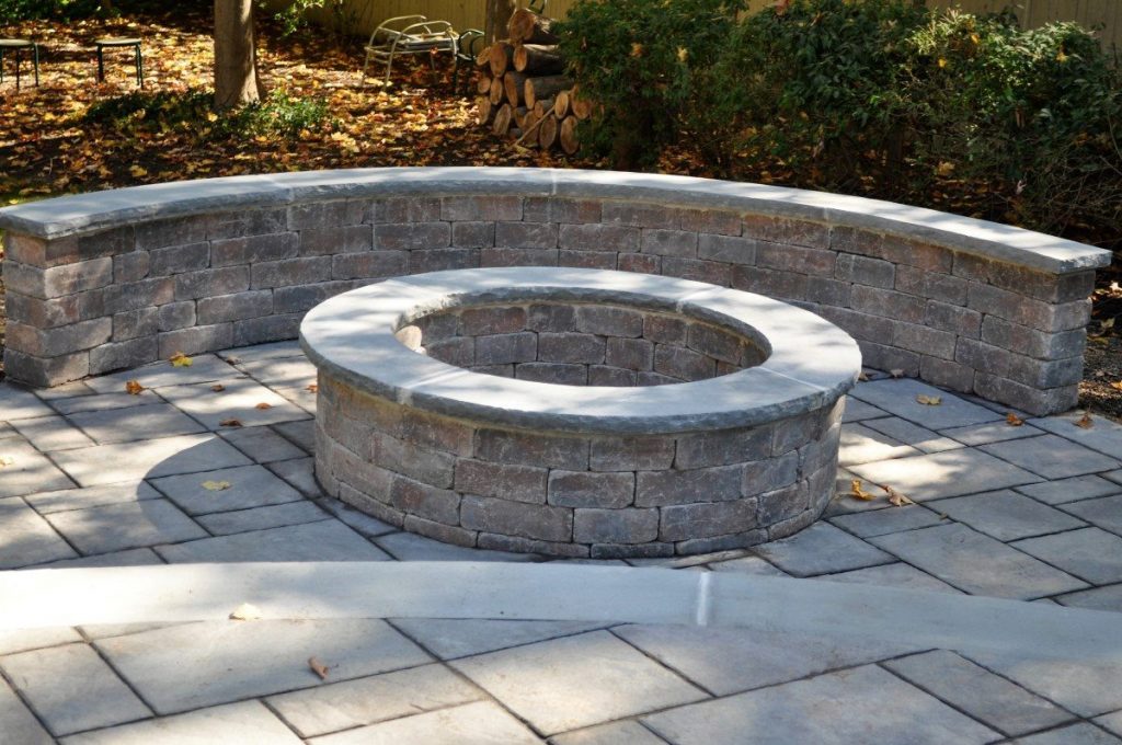 Fire Pit And Hardscape Wall Patio, Fire Pit Seating Wall